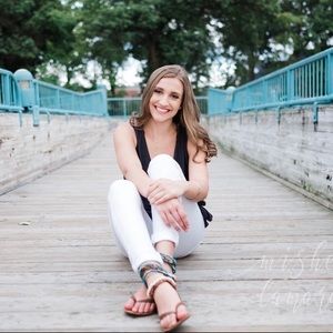 Meet your Posher, Chloe